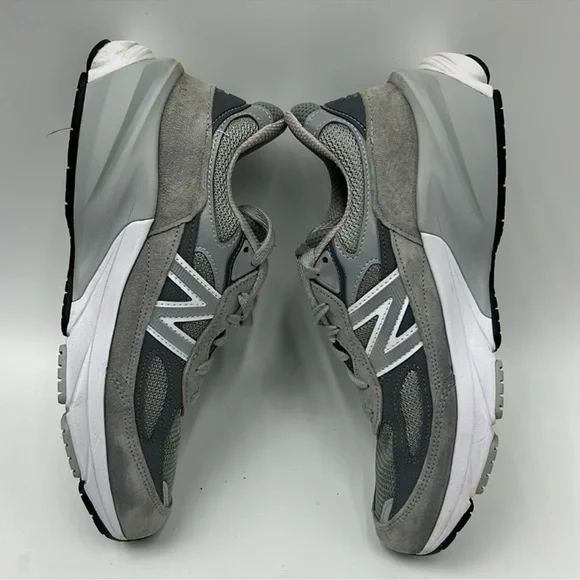 Selling 990 v6 new balance